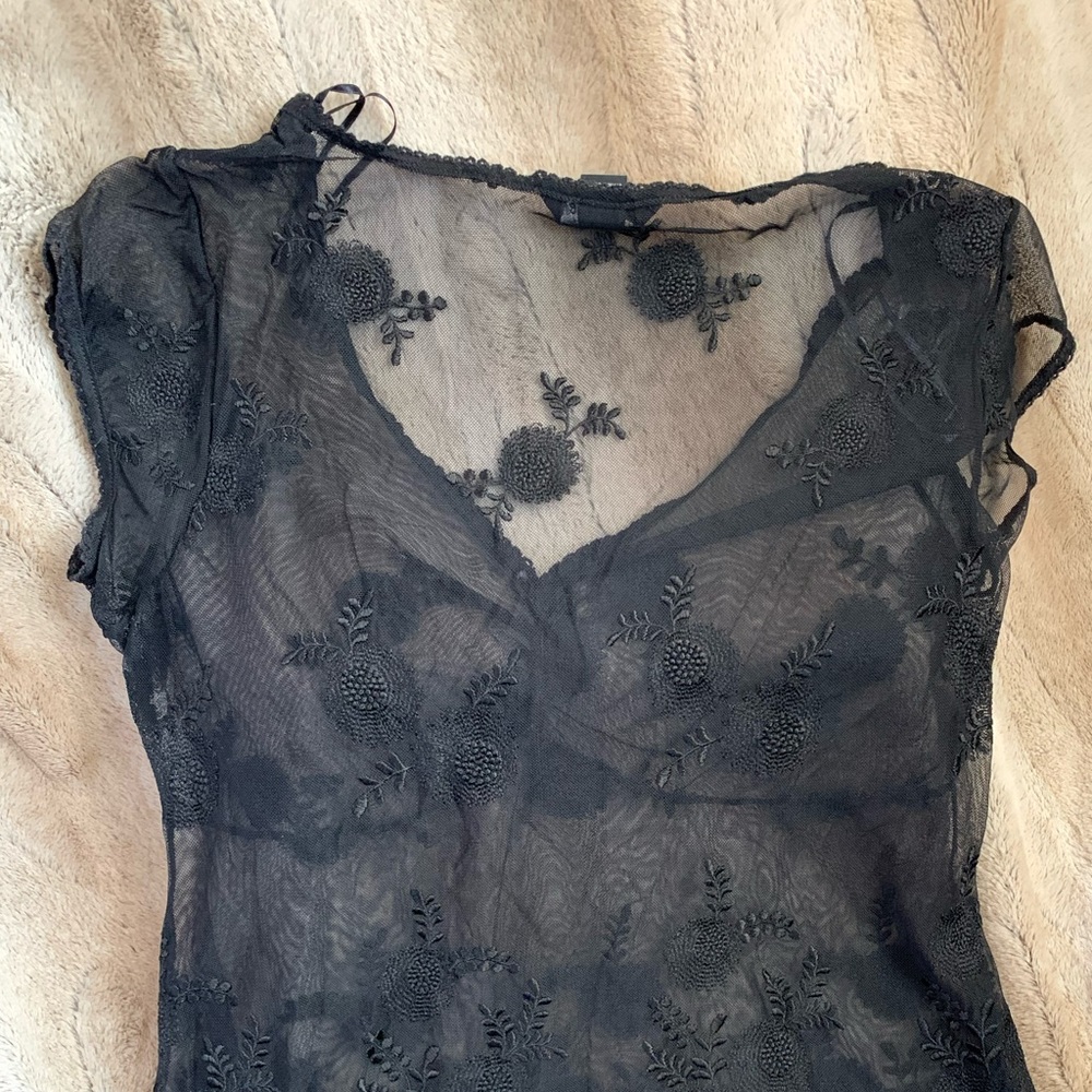 H & M short sleeve mesh lace top - Picture 3 of 6